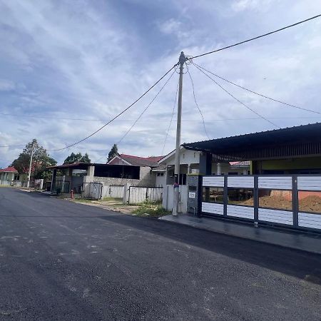 Auranad Guest House Tanah Merah Wifi-Netflix Екстер'єр фото