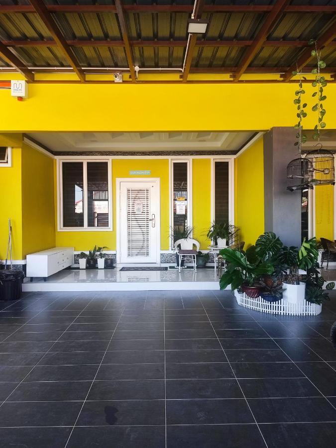 Auranad Guest House Tanah Merah Wifi-Netflix Екстер'єр фото