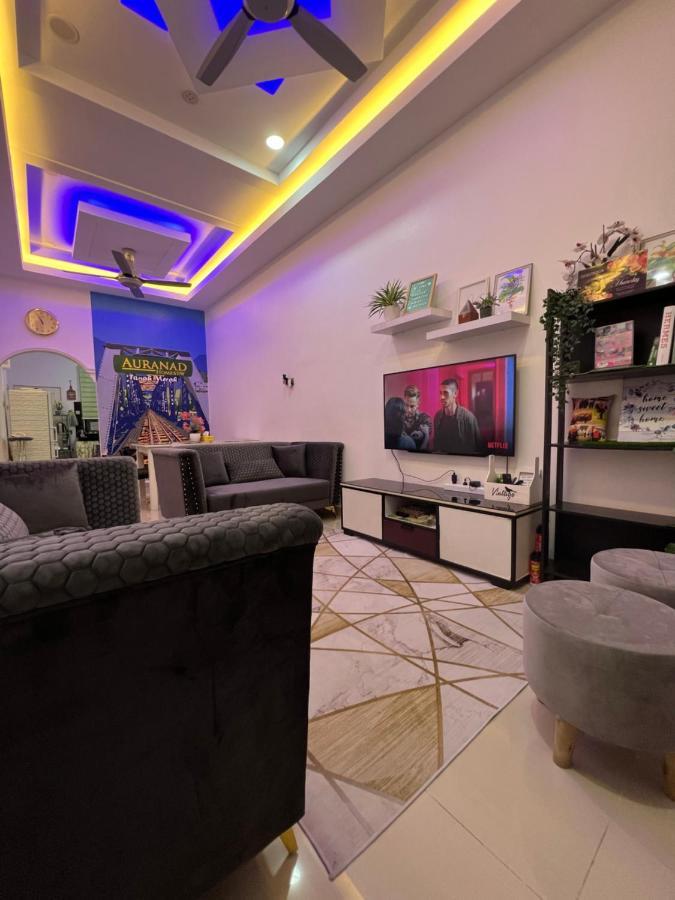Auranad Guest House Tanah Merah Wifi-Netflix Екстер'єр фото